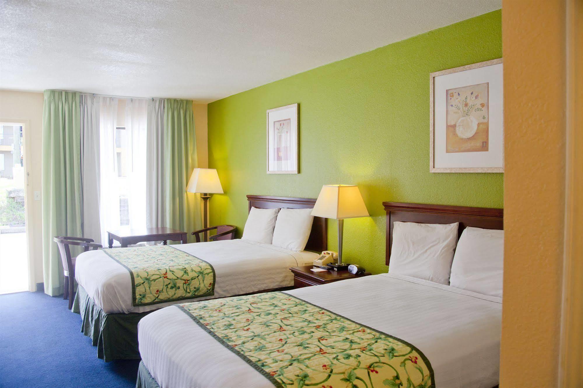 Days Inn By Wyndham Defuniak Springs Exteriör bild