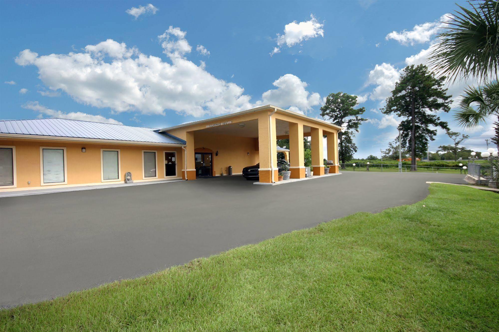 Days Inn By Wyndham Defuniak Springs Exteriör bild